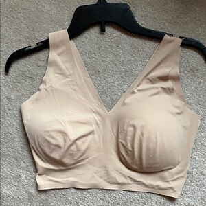 Calvin Klein  Seamless Nude V-Neck Bra